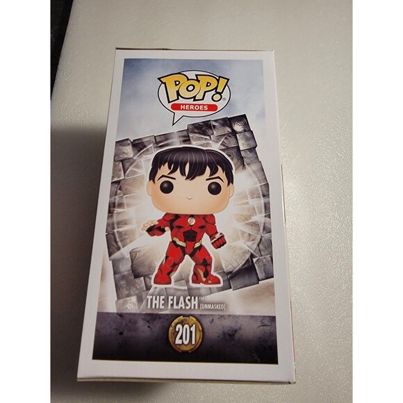 HEROES Justice League RARE Regal Cinemas EXCLUSIVE Flash Unmasked #201 - Picture 4 of 6